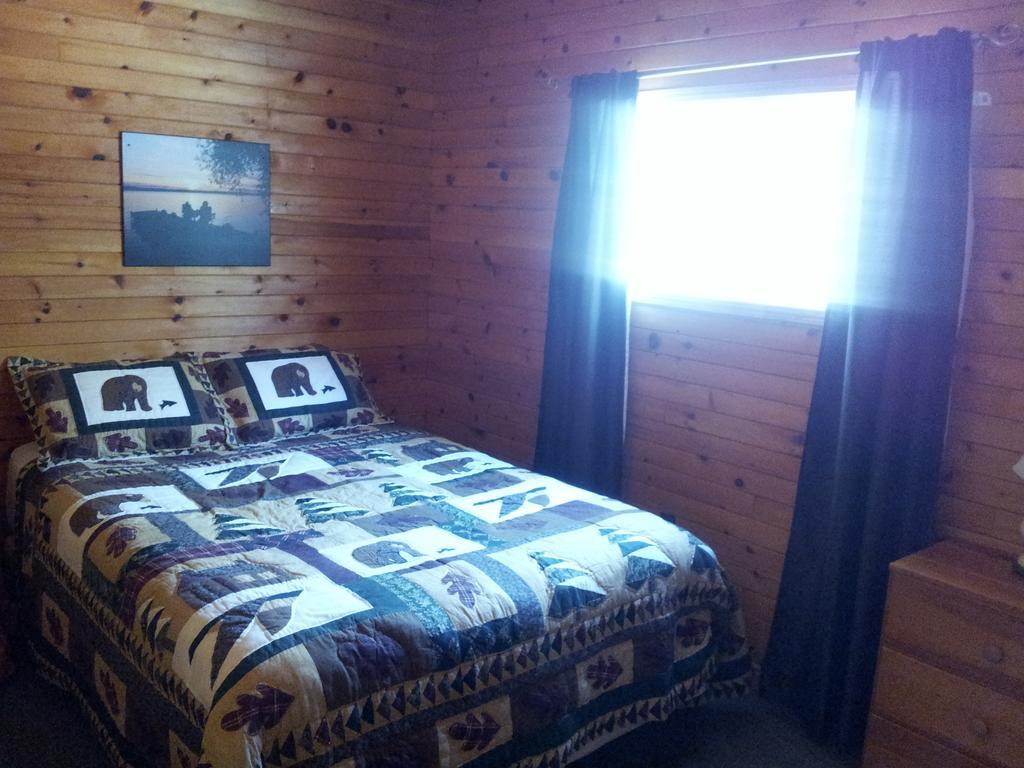 Red Lodge Resort Little Current Room photo